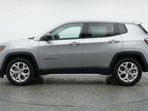 Used 2025 Jeep Compass Latitude image 5