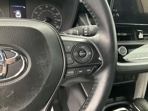 Used 2024 Toyota Corolla Cross SE w/ Moonroof Package image 15