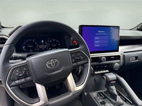 Used 2025 Toyota 4Runner TRD Off-Road Premium AWD/4WD image 23