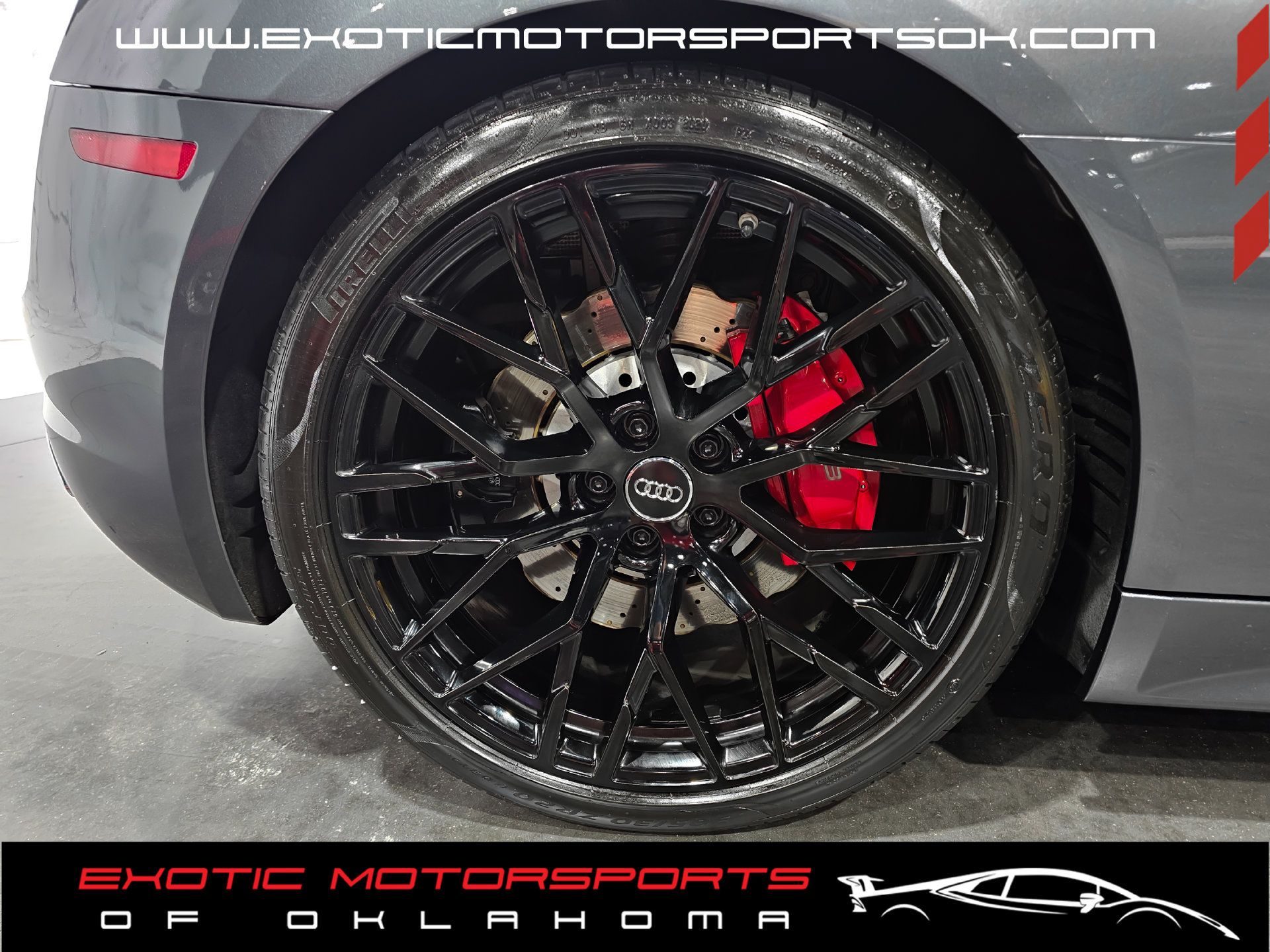 Used 2017 Audi R8 V10 w/ Carbon Exterior Package AWD/4WD image 44