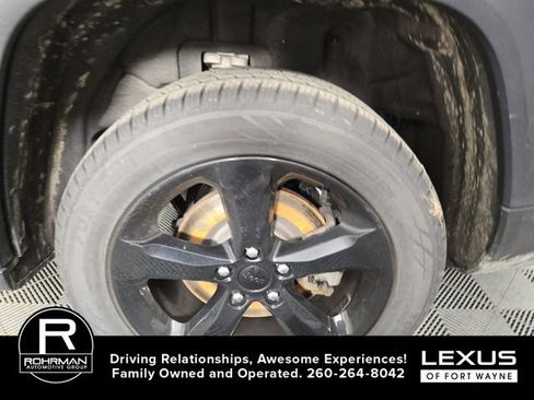 Used 2023 Jeep Grand Cherokee L Laredo AWD/4WD image 12