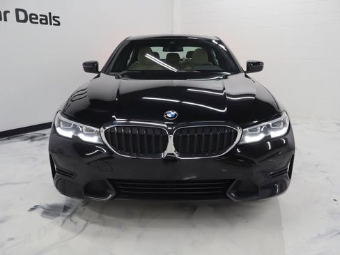 Used 2020 BMW 330i xDrive Sedan w/ Convenience Package AWD/4WD image 3