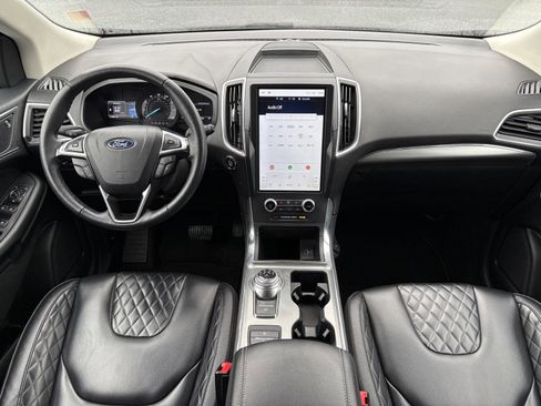 Used 2024 Ford Edge Titanium image 13