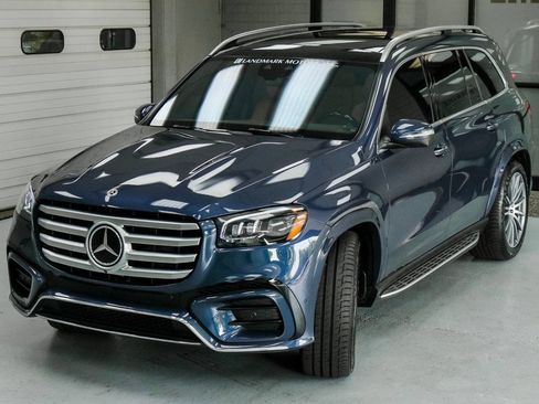 Used 2024 Mercedes-Benz GLS 580 4MATIC image 12