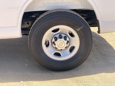 New 2026 Chevrolet Express 2500 w/ Driver Convenience Package RWD image 31