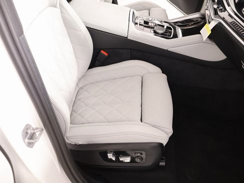 New 2026 BMW X6 xDrive40i w/ Climate Comfort Package image 13