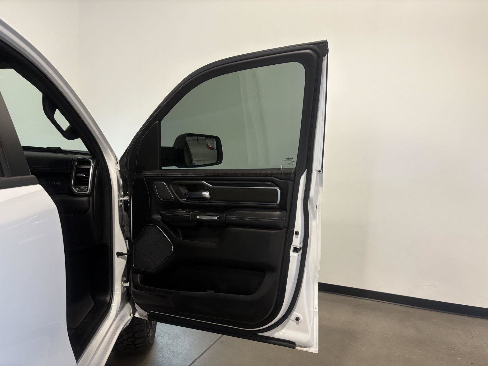 Used 2024 RAM 1500 Laramie AWD/4WD image 57