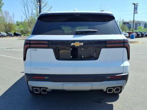 New 2026 Chevrolet Traverse LT w/ Driver Confidence Package FWD image 26