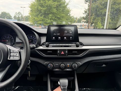 Used 2020 Kia Forte LXS FWD image 24