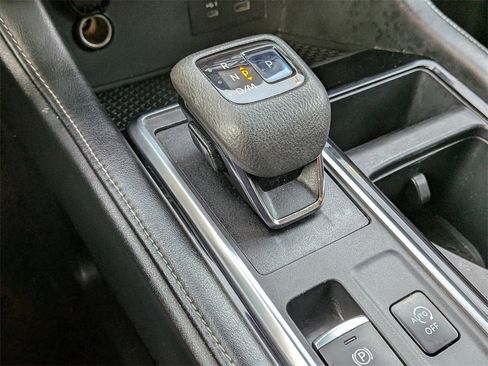 Used 2022 Nissan Pathfinder SV image 15