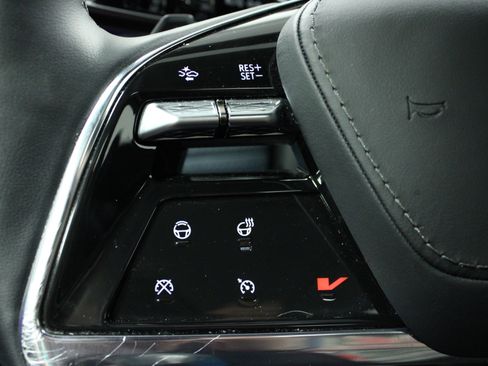 Used 2025 Cadillac Escalade IQ Luxury 2 w/ LPO, Premium Carpet Package AWD/4WD image 21