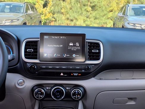 New 2025 Hyundai Venue SEL image 17