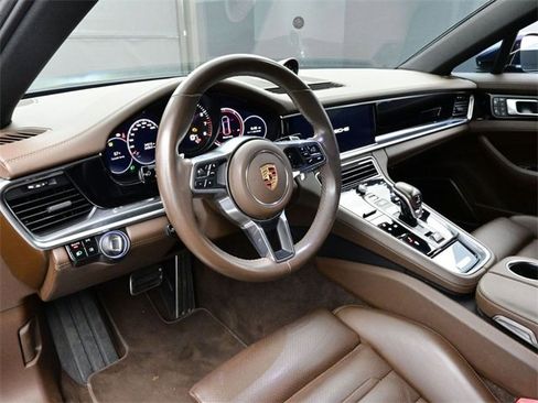 Used 2018 Porsche Panamera 4S image 4