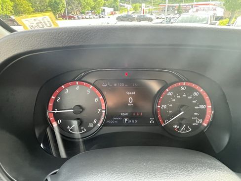 Used 2026 Nissan Frontier PRO-4X AWD/4WD image 18