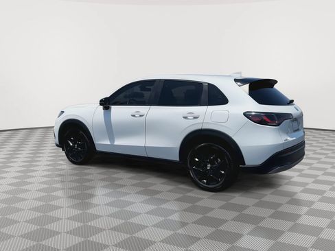 Used 2025 Honda HR-V Sport image 6