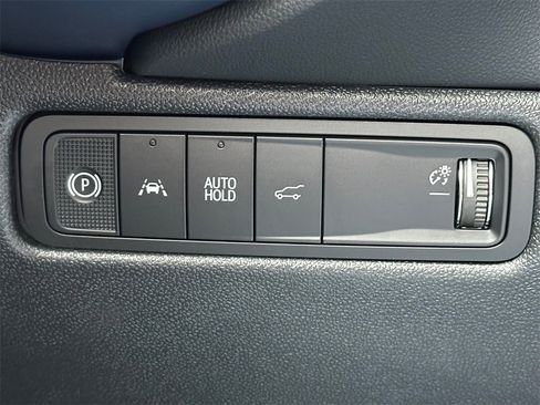 New 2026 Chevrolet Equinox EV LT image 30