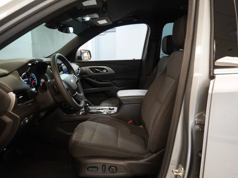 Used 2024 Chevrolet Traverse LT AWD/4WD image 5