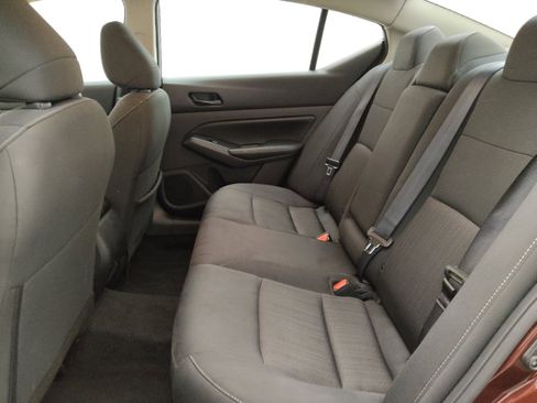 Used 2025 Nissan Altima 2.5 SV FWD image 18