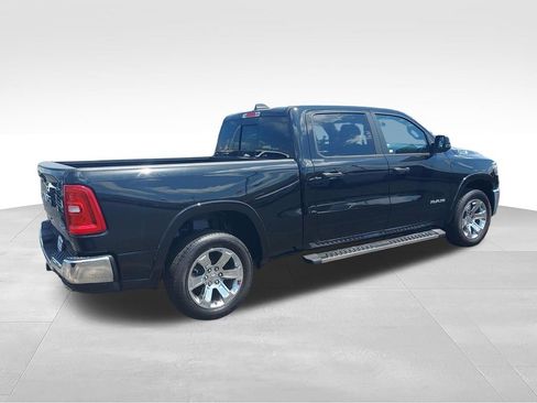 Used 2025 RAM 1500 Big Horn AWD/4WD image 5