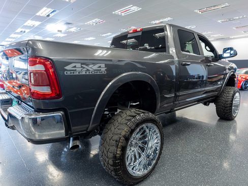 Used 2022 RAM 2500 Limited AWD/4WD image 4