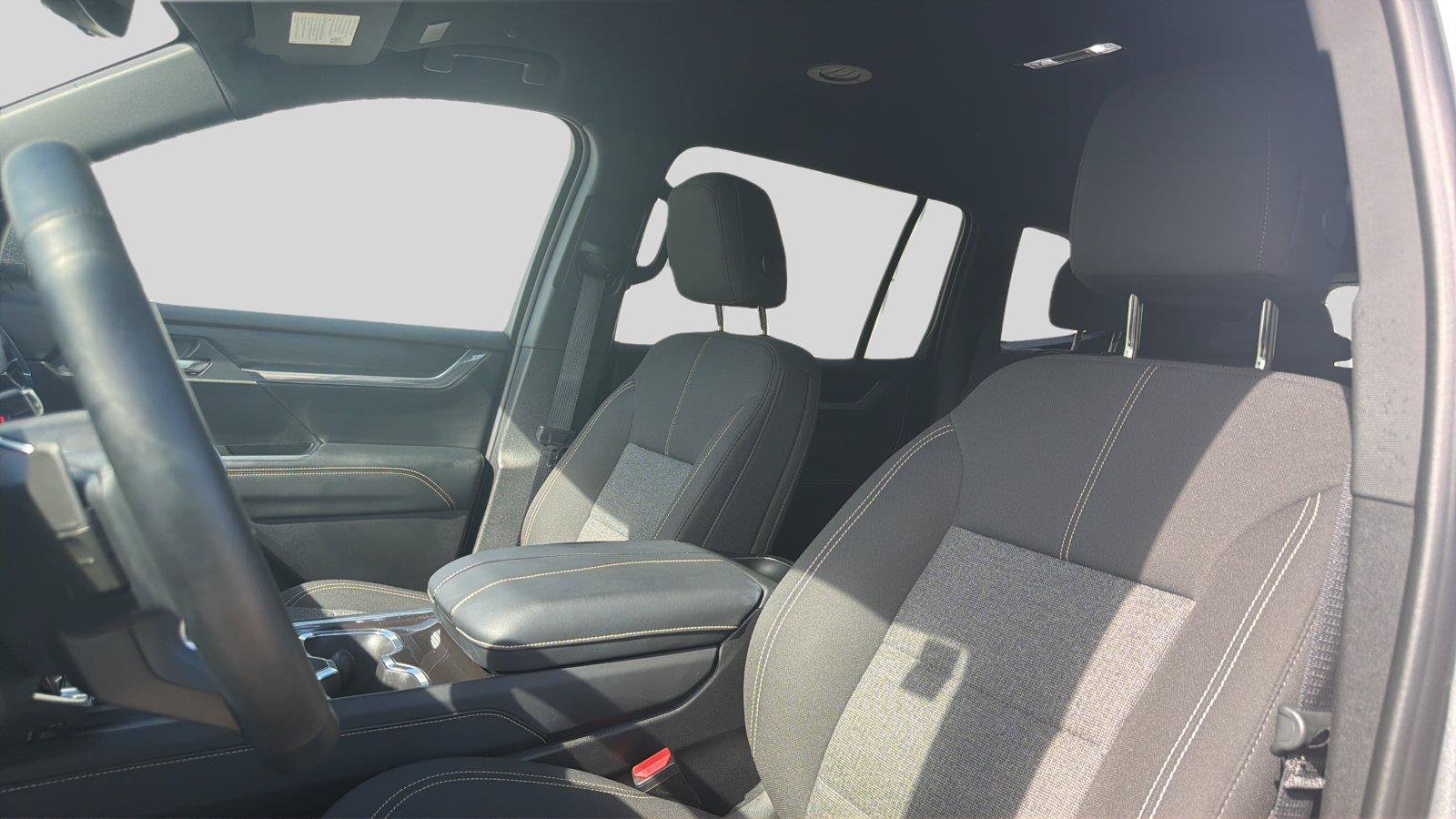 Used 2026 GMC Acadia Elevation AWD/4WD image 17