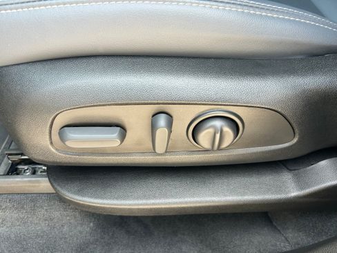 Used 2023 Buick Enclave Essence w/ Sport Touring Edition FWD image 16