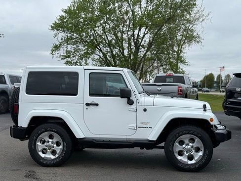 Used 2014 Jeep Wrangler Sahara w/ Dual Top Group AWD/4WD image 33