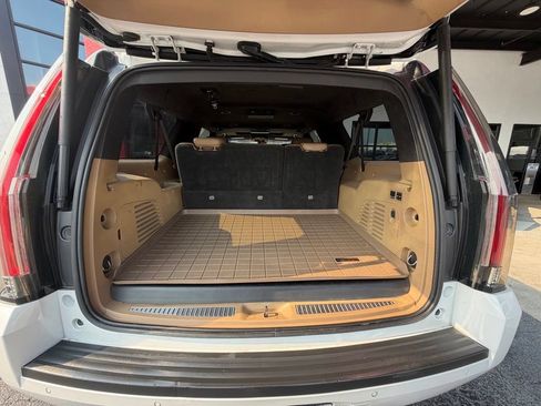 Used 2019 Cadillac Escalade ESV Platinum AWD/4WD image 16