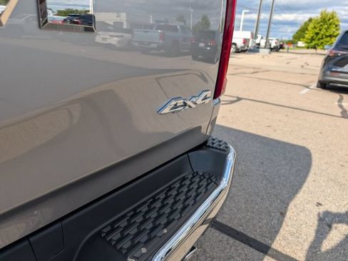 Used 2025 RAM 1500 Big Horn AWD/4WD image 24