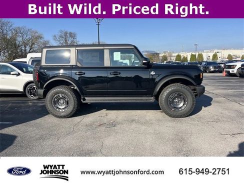 New 2025 Ford Bronco Outer Banks w/ Sasquatch Package image 2