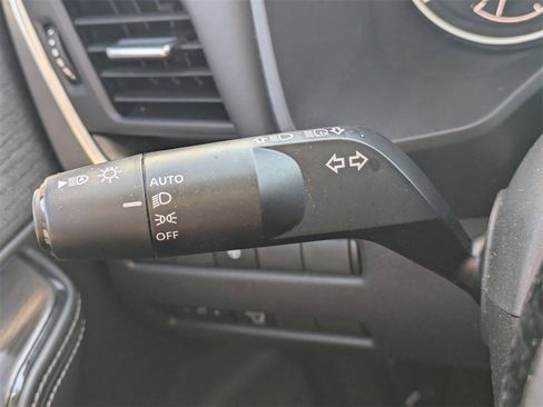 Used 2023 Nissan Rogue SV image 26