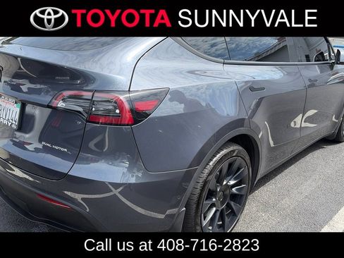 Used 2022 Tesla Model Y Long Range AWD/4WD image 2