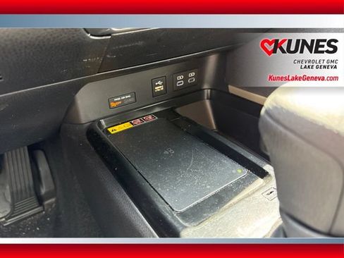 Used 2025 Toyota Camry LE FWD image 21