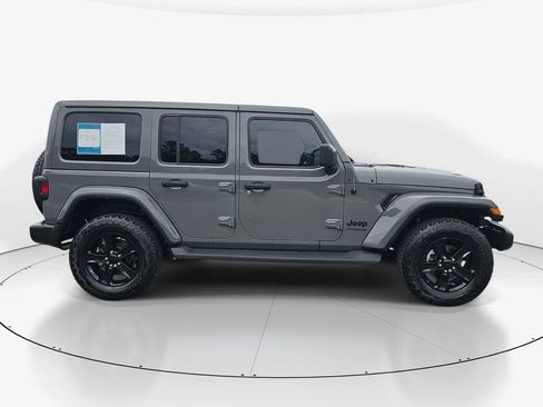 Used 2022 Jeep Wrangler Unlimited Sahara AWD/4WD image 5
