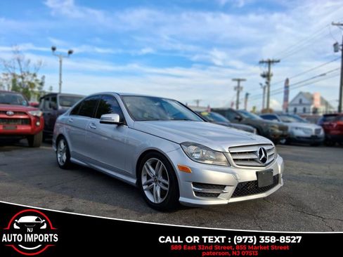 Used 2013 Mercedes-Benz C 300 Sport image 3