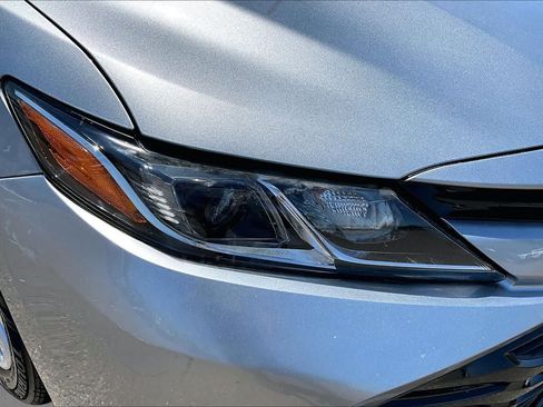 Used 2019 Toyota Camry LE FWD image 27