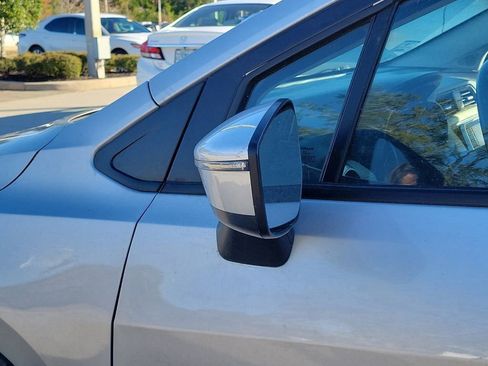 Used 2020 Nissan Versa SV image 10