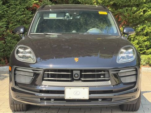 Used 2025 Porsche Macan S AWD/4WD image 2
