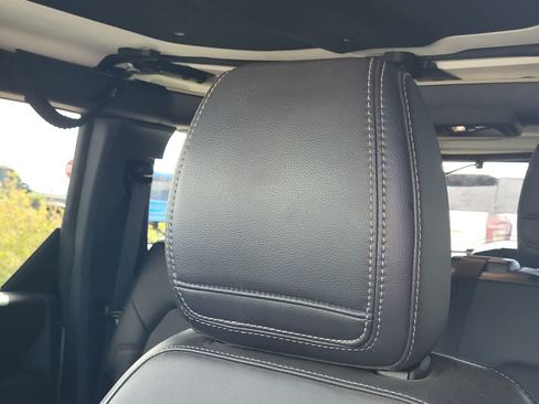 Used 2025 Ford Bronco Badlands AWD/4WD image 12
