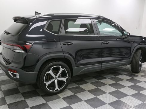 Used 2025 Volkswagen Taos SEL image 8