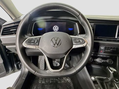 Used 2023 Volkswagen Jetta SE w/ Panoramic Sunroof Package FWD image 11