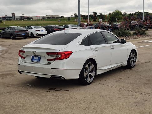 Used 2019 Honda Accord Touring image 5