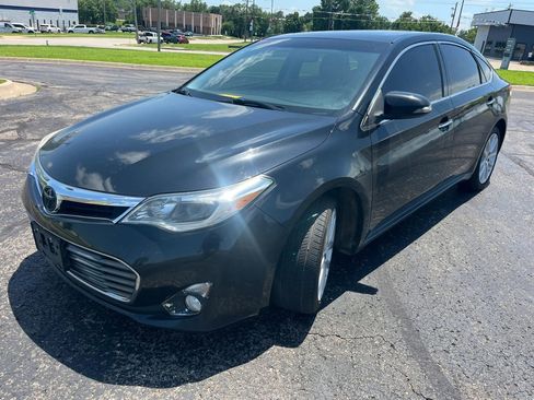 Used 2013 Toyota Avalon XLE Touring FWD image 2