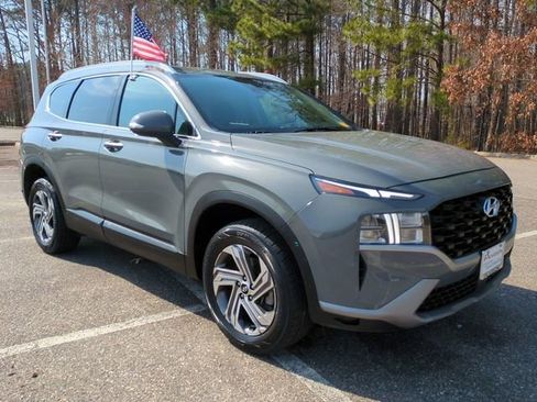 Used 2023 Hyundai Santa Fe SEL image 2