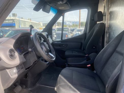 Used 2019 Mercedes-Benz Sprinter 144 image 11