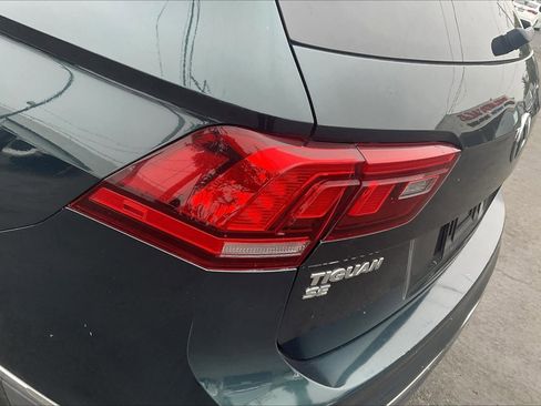 Used 2018 Volkswagen Tiguan SE w/ Panoramic Sunroof Package image 31