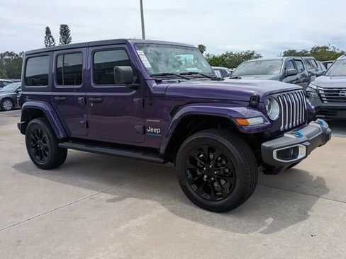 Used 2023 Jeep Wrangler Unlimited Sahara AWD/4WD image 2