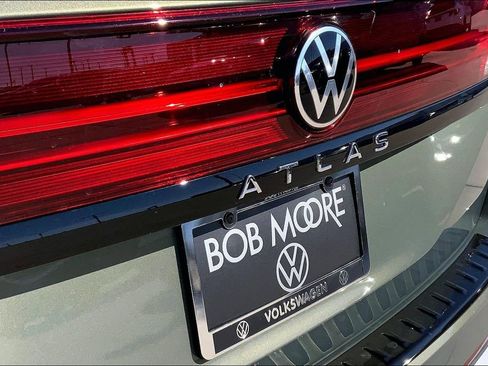 New 2026 Volkswagen Atlas Peak Edition image 9