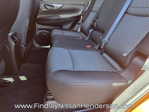 Used 2020 Nissan Rogue SV FWD image 11