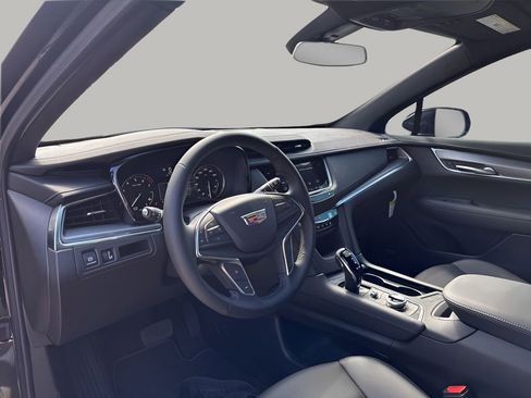 New 2025 Cadillac XT5 Luxury image 23